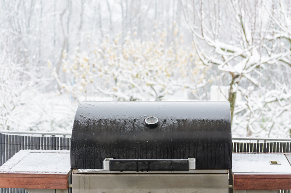 Gasgrill im Schnee